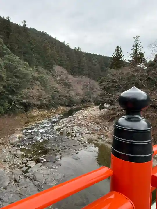 丹生神社(丹生川上神社中社摂社)の{uncategorized: "未分類", other: "その他", undefined: "問題あり", building: "その他建物", grave: "お墓", sacred_gate: "鳥居", guardian: "狛犬", statue: "像", buddha: "仏像", history: "歴史", nature: "自然", garden: "庭園", animal: "動物", pagoda: "塔", temizu: "手水舎", mountain_gate: "山門・神門", sanctuary: "本殿・本堂", subordinate: "末社・摂社", art: "芸術", scenery: "景色", jizo: "地蔵", ema: "絵馬", goshuin: "御朱印", omikuji: "おみくじ", items: "授与品その他", amulet: "お守り", goshuincho: "御朱印帳", eats: "食事", festival: "お祭り", votive_dance: "神楽", shichigosan: "七五三参", wedding: "結婚式", experience: "体験その他", initially: "初詣", around: "周辺", anti_infection: "感染症対策"}