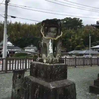 苦竹年禰神社の狛犬