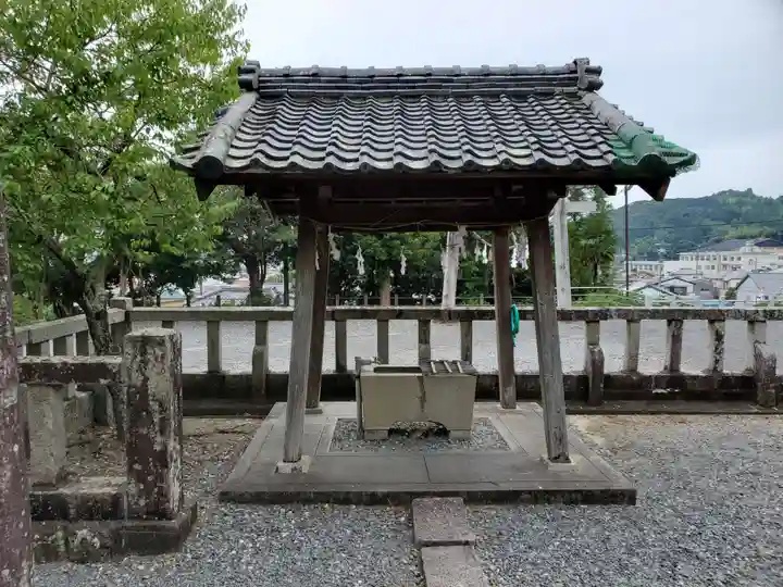 三島神社の手水舎