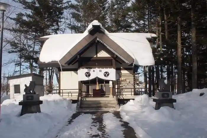 中札内神社の本殿