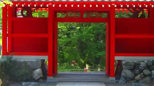 酒波寺の山門・神門