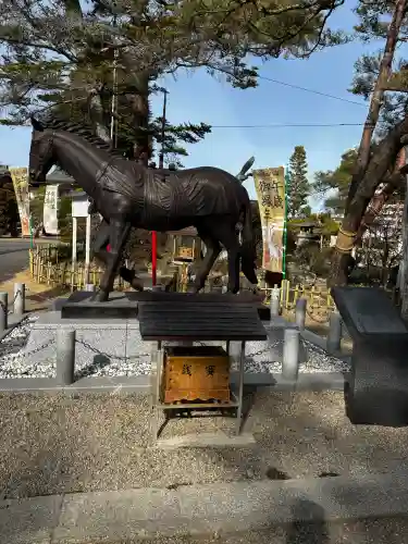 竹駒神社の{uncategorized: "未分類", other: "その他", undefined: "問題あり", building: "その他建物", grave: "お墓", sacred_gate: "鳥居", guardian: "狛犬", statue: "像", buddha: "仏像", history: "歴史", nature: "自然", garden: "庭園", animal: "動物", pagoda: "塔", temizu: "手水舎", mountain_gate: "山門・神門", sanctuary: "本殿・本堂", subordinate: "末社・摂社", art: "芸術", scenery: "景色", jizo: "地蔵", ema: "絵馬", goshuin: "御朱印", omikuji: "おみくじ", items: "授与品その他", amulet: "お守り", goshuincho: "御朱印帳", eats: "食事", festival: "お祭り", votive_dance: "神楽", shichigosan: "七五三参", wedding: "結婚式", experience: "体験その他", initially: "初詣", around: "周辺", anti_infection: "感染症対策"}