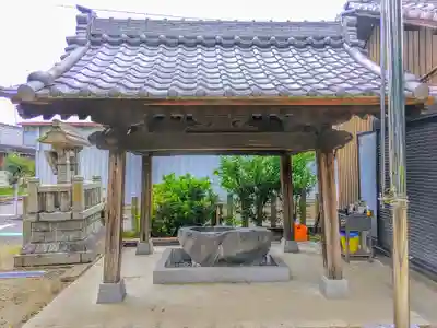 八幡社（下津）の手水舎