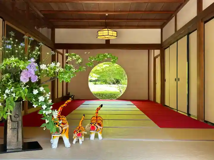 明月院の{uncategorized: "未分類", other: "その他", undefined: "問題あり", building: "その他建物", grave: "お墓", sacred_gate: "鳥居", guardian: "狛犬", statue: "像", buddha: "仏像", history: "歴史", nature: "自然", garden: "庭園", animal: "動物", pagoda: "塔", temizu: "手水舎", mountain_gate: "山門・神門", sanctuary: "本殿・本堂", subordinate: "末社・摂社", art: "芸術", scenery: "景色", jizo: "地蔵", ema: "絵馬", goshuin: "御朱印", omikuji: "おみくじ", items: "授与品その他", amulet: "お守り", goshuincho: "御朱印帳", eats: "食事", festival: "お祭り", votive_dance: "神楽", shichigosan: "七五三参", wedding: "結婚式", experience: "体験その他", initially: "初詣", around: "周辺", anti_infection: "感染症対策"}