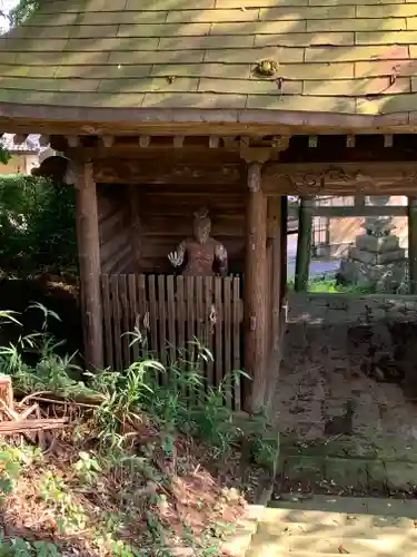 宇迦神社の山門