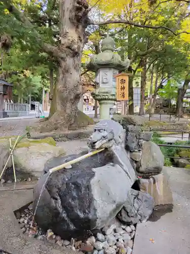 諏訪大社下社秋宮の手水舎