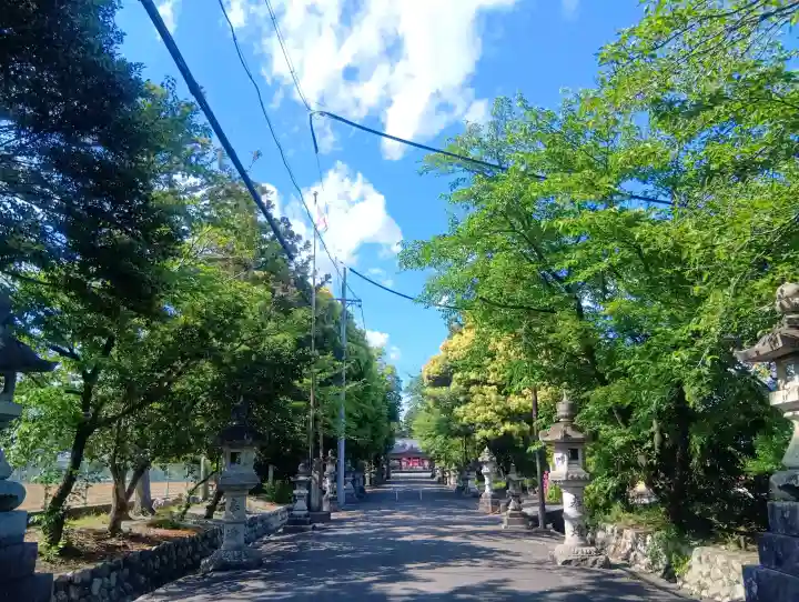 日吉神社の{uncategorized: "未分類", other: "その他", undefined: "問題あり", building: "その他建物", grave: "お墓", sacred_gate: "鳥居", guardian: "狛犬", statue: "像", buddha: "仏像", history: "歴史", nature: "自然", garden: "庭園", animal: "動物", pagoda: "塔", temizu: "手水舎", mountain_gate: "山門・神門", sanctuary: "本殿・本堂", subordinate: "末社・摂社", art: "芸術", scenery: "景色", jizo: "地蔵", ema: "絵馬", goshuin: "御朱印", omikuji: "おみくじ", items: "授与品その他", amulet: "お守り", goshuincho: "御朱印帳", eats: "食事", festival: "お祭り", votive_dance: "神楽", shichigosan: "七五三参", wedding: "結婚式", experience: "体験その他", initially: "初詣", around: "周辺", anti_infection: "感染症対策"}
