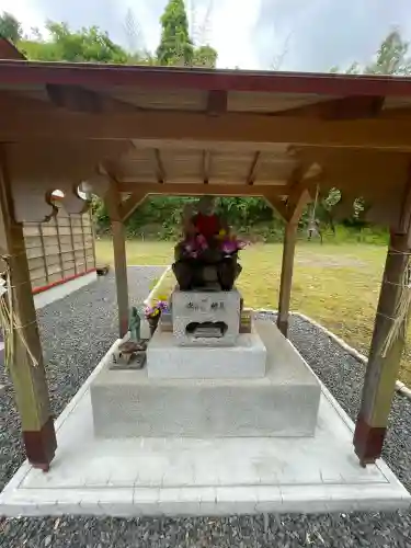 赤澤不動尊の{uncategorized: "未分類", other: "その他", undefined: "問題あり", building: "その他建物", grave: "お墓", sacred_gate: "鳥居", guardian: "狛犬", statue: "像", buddha: "仏像", history: "歴史", nature: "自然", garden: "庭園", animal: "動物", pagoda: "塔", temizu: "手水舎", mountain_gate: "山門・神門", sanctuary: "本殿・本堂", subordinate: "末社・摂社", art: "芸術", scenery: "景色", jizo: "地蔵", ema: "絵馬", goshuin: "御朱印", omikuji: "おみくじ", items: "授与品その他", amulet: "お守り", goshuincho: "御朱印帳", eats: "食事", festival: "お祭り", votive_dance: "神楽", shichigosan: "七五三参", wedding: "結婚式", experience: "体験その他", initially: "初詣", around: "周辺", anti_infection: "感染症対策"}