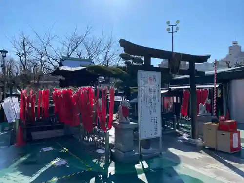 成田山深川不動堂（新勝寺東京別院）の鳥居