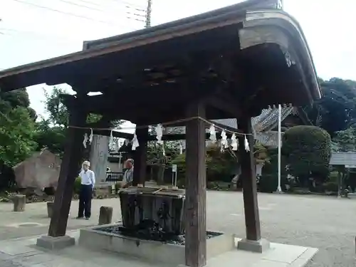 箭弓稲荷神社の手水