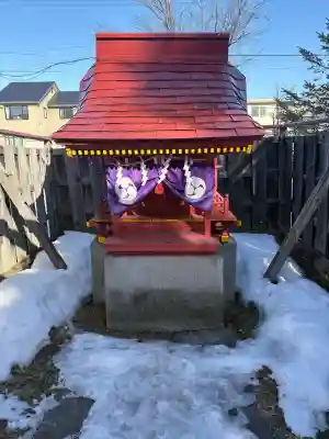 帯広三吉神社の{uncategorized: "未分類", other: "その他", undefined: "問題あり", building: "その他建物", grave: "お墓", sacred_gate: "鳥居", guardian: "狛犬", statue: "像", buddha: "仏像", history: "歴史", nature: "自然", garden: "庭園", animal: "動物", pagoda: "塔", temizu: "手水舎", mountain_gate: "山門・神門", sanctuary: "本殿・本堂", subordinate: "末社・摂社", art: "芸術", scenery: "景色", jizo: "地蔵", ema: "絵馬", goshuin: "御朱印", omikuji: "おみくじ", items: "授与品その他", amulet: "お守り", goshuincho: "御朱印帳", eats: "食事", festival: "お祭り", votive_dance: "神楽", shichigosan: "七五三参", wedding: "結婚式", experience: "体験その他", initially: "初詣", around: "周辺", anti_infection: "感染症対策"}