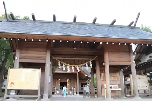 開成山大神宮の山門・神門