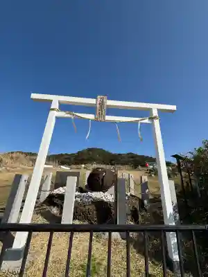 洲崎神社の{uncategorized: "未分類", other: "その他", undefined: "問題あり", building: "その他建物", grave: "お墓", sacred_gate: "鳥居", guardian: "狛犬", statue: "像", buddha: "仏像", history: "歴史", nature: "自然", garden: "庭園", animal: "動物", pagoda: "塔", temizu: "手水舎", mountain_gate: "山門・神門", sanctuary: "本殿・本堂", subordinate: "末社・摂社", art: "芸術", scenery: "景色", jizo: "地蔵", ema: "絵馬", goshuin: "御朱印", omikuji: "おみくじ", items: "授与品その他", amulet: "お守り", goshuincho: "御朱印帳", eats: "食事", festival: "お祭り", votive_dance: "神楽", shichigosan: "七五三参", wedding: "結婚式", experience: "体験その他", initially: "初詣", around: "周辺", anti_infection: "感染症対策"}