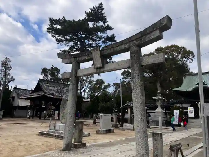三津厳島神社の鳥居