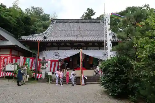 願成就寺の本殿・本堂