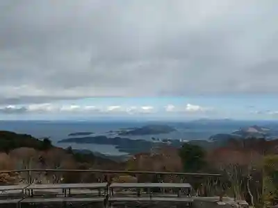 金剛證寺の{uncategorized: "未分類", other: "その他", undefined: "問題あり", building: "その他建物", grave: "お墓", sacred_gate: "鳥居", guardian: "狛犬", statue: "像", buddha: "仏像", history: "歴史", nature: "自然", garden: "庭園", animal: "動物", pagoda: "塔", temizu: "手水舎", mountain_gate: "山門・神門", sanctuary: "本殿・本堂", subordinate: "末社・摂社", art: "芸術", scenery: "景色", jizo: "地蔵", ema: "絵馬", goshuin: "御朱印", omikuji: "おみくじ", items: "授与品その他", amulet: "お守り", goshuincho: "御朱印帳", eats: "食事", festival: "お祭り", votive_dance: "神楽", shichigosan: "七五三参", wedding: "結婚式", experience: "体験その他", initially: "初詣", around: "周辺", anti_infection: "感染症対策"}