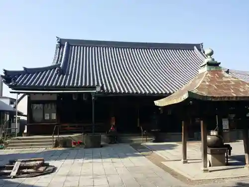 法楽寺の本殿・本堂