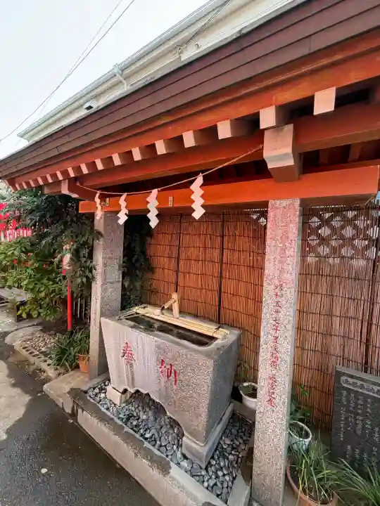 豊受稲荷本宮の{uncategorized: "未分類", other: "その他", undefined: "問題あり", building: "その他建物", grave: "お墓", sacred_gate: "鳥居", guardian: "狛犬", statue: "像", buddha: "仏像", history: "歴史", nature: "自然", garden: "庭園", animal: "動物", pagoda: "塔", temizu: "手水舎", mountain_gate: "山門・神門", sanctuary: "本殿・本堂", subordinate: "末社・摂社", art: "芸術", scenery: "景色", jizo: "地蔵", ema: "絵馬", goshuin: "御朱印", omikuji: "おみくじ", items: "授与品その他", amulet: "お守り", goshuincho: "御朱印帳", eats: "食事", festival: "お祭り", votive_dance: "神楽", shichigosan: "七五三参", wedding: "結婚式", experience: "体験その他", initially: "初詣", around: "周辺", anti_infection: "感染症対策"}