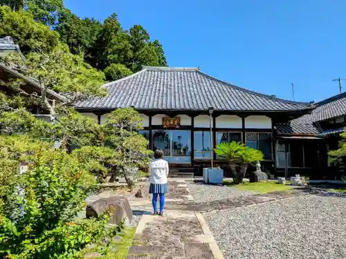 白泉寺の本殿