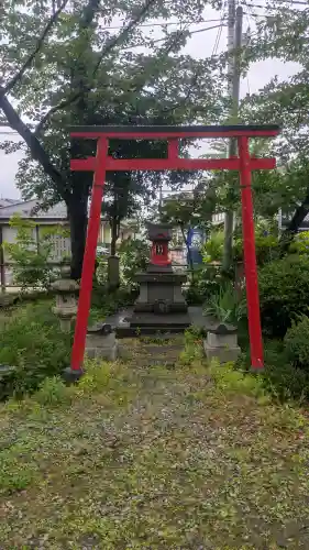 於菊稲荷神社の{uncategorized: "未分類", other: "その他", undefined: "問題あり", building: "その他建物", grave: "お墓", sacred_gate: "鳥居", guardian: "狛犬", statue: "像", buddha: "仏像", history: "歴史", nature: "自然", garden: "庭園", animal: "動物", pagoda: "塔", temizu: "手水舎", mountain_gate: "山門・神門", sanctuary: "本殿・本堂", subordinate: "末社・摂社", art: "芸術", scenery: "景色", jizo: "地蔵", ema: "絵馬", goshuin: "御朱印", omikuji: "おみくじ", items: "授与品その他", amulet: "お守り", goshuincho: "御朱印帳", eats: "食事", festival: "お祭り", votive_dance: "神楽", shichigosan: "七五三参", wedding: "結婚式", experience: "体験その他", initially: "初詣", around: "周辺", anti_infection: "感染症対策"}