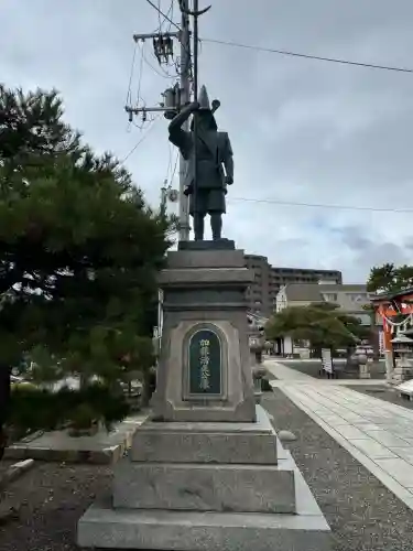 豊国神社の{uncategorized: "未分類", other: "その他", undefined: "問題あり", building: "その他建物", grave: "お墓", sacred_gate: "鳥居", guardian: "狛犬", statue: "像", buddha: "仏像", history: "歴史", nature: "自然", garden: "庭園", animal: "動物", pagoda: "塔", temizu: "手水舎", mountain_gate: "山門・神門", sanctuary: "本殿・本堂", subordinate: "末社・摂社", art: "芸術", scenery: "景色", jizo: "地蔵", ema: "絵馬", goshuin: "御朱印", omikuji: "おみくじ", items: "授与品その他", amulet: "お守り", goshuincho: "御朱印帳", eats: "食事", festival: "お祭り", votive_dance: "神楽", shichigosan: "七五三参", wedding: "結婚式", experience: "体験その他", initially: "初詣", around: "周辺", anti_infection: "感染症対策"}