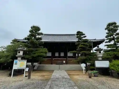 常楽寺の本殿・本堂