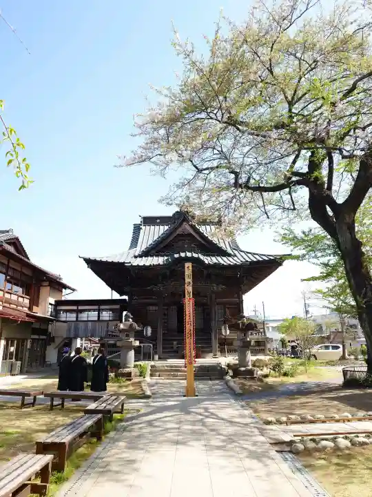秩父札所十三番 慈眼寺の{uncategorized: "未分類", other: "その他", undefined: "問題あり", building: "その他建物", grave: "お墓", sacred_gate: "鳥居", guardian: "狛犬", statue: "像", buddha: "仏像", history: "歴史", nature: "自然", garden: "庭園", animal: "動物", pagoda: "塔", temizu: "手水舎", mountain_gate: "山門・神門", sanctuary: "本殿・本堂", subordinate: "末社・摂社", art: "芸術", scenery: "景色", jizo: "地蔵", ema: "絵馬", goshuin: "御朱印", omikuji: "おみくじ", items: "授与品その他", amulet: "お守り", goshuincho: "御朱印帳", eats: "食事", festival: "お祭り", votive_dance: "神楽", shichigosan: "七五三参", wedding: "結婚式", experience: "体験その他", initially: "初詣", around: "周辺", anti_infection: "感染症対策"}