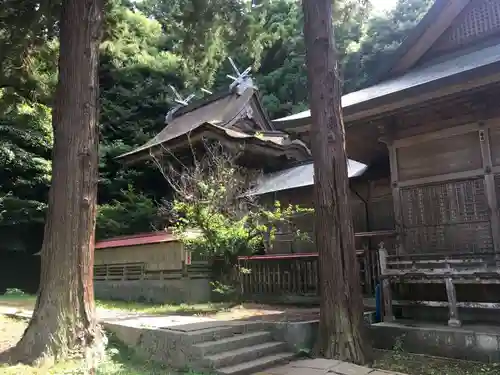 由良比女神社の本殿