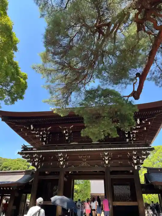 明治神宮の{uncategorized: "未分類", other: "その他", undefined: "問題あり", building: "その他建物", grave: "お墓", sacred_gate: "鳥居", guardian: "狛犬", statue: "像", buddha: "仏像", history: "歴史", nature: "自然", garden: "庭園", animal: "動物", pagoda: "塔", temizu: "手水舎", mountain_gate: "山門・神門", sanctuary: "本殿・本堂", subordinate: "末社・摂社", art: "芸術", scenery: "景色", jizo: "地蔵", ema: "絵馬", goshuin: "御朱印", omikuji: "おみくじ", items: "授与品その他", amulet: "お守り", goshuincho: "御朱印帳", eats: "食事", festival: "お祭り", votive_dance: "神楽", shichigosan: "七五三参", wedding: "結婚式", experience: "体験その他", initially: "初詣", around: "周辺", anti_infection: "感染症対策"}