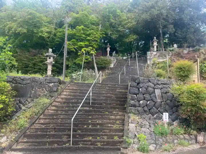 賀茂別雷神社の{uncategorized: "未分類", other: "その他", undefined: "問題あり", building: "その他建物", grave: "お墓", sacred_gate: "鳥居", guardian: "狛犬", statue: "像", buddha: "仏像", history: "歴史", nature: "自然", garden: "庭園", animal: "動物", pagoda: "塔", temizu: "手水舎", mountain_gate: "山門・神門", sanctuary: "本殿・本堂", subordinate: "末社・摂社", art: "芸術", scenery: "景色", jizo: "地蔵", ema: "絵馬", goshuin: "御朱印", omikuji: "おみくじ", items: "授与品その他", amulet: "お守り", goshuincho: "御朱印帳", eats: "食事", festival: "お祭り", votive_dance: "神楽", shichigosan: "七五三参", wedding: "結婚式", experience: "体験その他", initially: "初詣", around: "周辺", anti_infection: "感染症対策"}