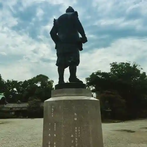 豊國神社の像