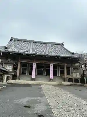 東本願寺の{uncategorized: "未分類", other: "その他", undefined: "問題あり", building: "その他建物", grave: "お墓", sacred_gate: "鳥居", guardian: "狛犬", statue: "像", buddha: "仏像", history: "歴史", nature: "自然", garden: "庭園", animal: "動物", pagoda: "塔", temizu: "手水舎", mountain_gate: "山門・神門", sanctuary: "本殿・本堂", subordinate: "末社・摂社", art: "芸術", scenery: "景色", jizo: "地蔵", ema: "絵馬", goshuin: "御朱印", omikuji: "おみくじ", items: "授与品その他", amulet: "お守り", goshuincho: "御朱印帳", eats: "食事", festival: "お祭り", votive_dance: "神楽", shichigosan: "七五三参", wedding: "結婚式", experience: "体験その他", initially: "初詣", around: "周辺", anti_infection: "感染症対策"}