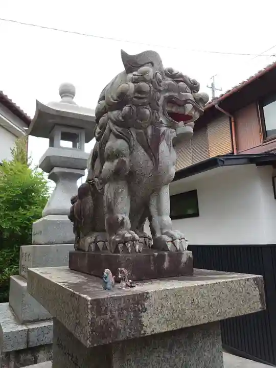 御嶽神社茅萱宮の狛犬