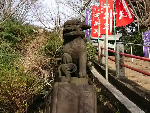 諏訪神社の狛犬