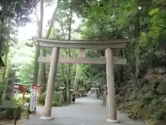 狭井坐大神荒魂神社(狭井神社)の鳥居