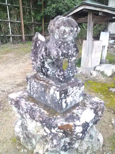 土佐神社離宮の狛犬