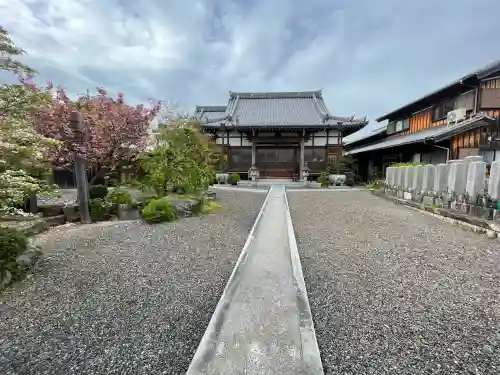 海蔵寺の{uncategorized: "未分類", other: "その他", undefined: "問題あり", building: "その他建物", grave: "お墓", sacred_gate: "鳥居", guardian: "狛犬", statue: "像", buddha: "仏像", history: "歴史", nature: "自然", garden: "庭園", animal: "動物", pagoda: "塔", temizu: "手水舎", mountain_gate: "山門・神門", sanctuary: "本殿・本堂", subordinate: "末社・摂社", art: "芸術", scenery: "景色", jizo: "地蔵", ema: "絵馬", goshuin: "御朱印", omikuji: "おみくじ", items: "授与品その他", amulet: "お守り", goshuincho: "御朱印帳", eats: "食事", festival: "お祭り", votive_dance: "神楽", shichigosan: "七五三参", wedding: "結婚式", experience: "体験その他", initially: "初詣", around: "周辺", anti_infection: "感染症対策"}