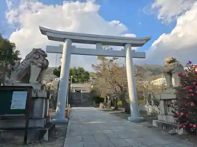 兵庫縣神戸護國神社の{uncategorized: "未分類", other: "その他", undefined: "問題あり", building: "その他建物", grave: "お墓", sacred_gate: "鳥居", guardian: "狛犬", statue: "像", buddha: "仏像", history: "歴史", nature: "自然", garden: "庭園", animal: "動物", pagoda: "塔", temizu: "手水舎", mountain_gate: "山門・神門", sanctuary: "本殿・本堂", subordinate: "末社・摂社", art: "芸術", scenery: "景色", jizo: "地蔵", ema: "絵馬", goshuin: "御朱印", omikuji: "おみくじ", items: "授与品その他", amulet: "お守り", goshuincho: "御朱印帳", eats: "食事", festival: "お祭り", votive_dance: "神楽", shichigosan: "七五三参", wedding: "結婚式", experience: "体験その他", initially: "初詣", around: "周辺", anti_infection: "感染症対策"}