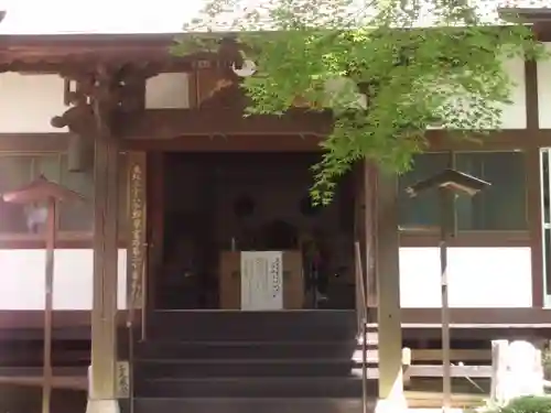 長根寺の本殿