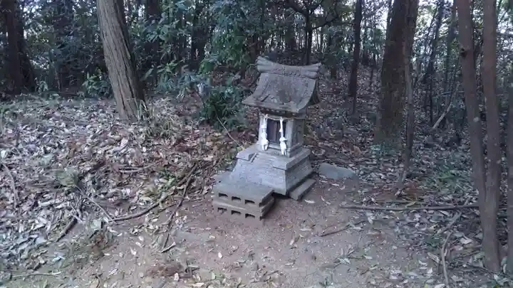 諏訪見目神社の末社・摂社