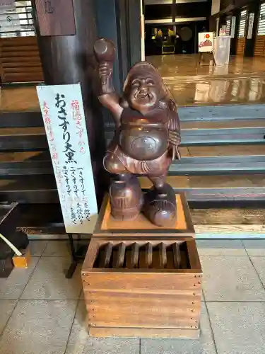 総持寺の{uncategorized: "未分類", other: "その他", undefined: "問題あり", building: "その他建物", grave: "お墓", sacred_gate: "鳥居", guardian: "狛犬", statue: "像", buddha: "仏像", history: "歴史", nature: "自然", garden: "庭園", animal: "動物", pagoda: "塔", temizu: "手水舎", mountain_gate: "山門・神門", sanctuary: "本殿・本堂", subordinate: "末社・摂社", art: "芸術", scenery: "景色", jizo: "地蔵", ema: "絵馬", goshuin: "御朱印", omikuji: "おみくじ", items: "授与品その他", amulet: "お守り", goshuincho: "御朱印帳", eats: "食事", festival: "お祭り", votive_dance: "神楽", shichigosan: "七五三参", wedding: "結婚式", experience: "体験その他", initially: "初詣", around: "周辺", anti_infection: "感染症対策"}