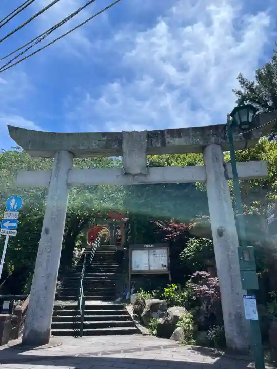 若宮稲荷神社の{uncategorized: "未分類", other: "その他", undefined: "問題あり", building: "その他建物", grave: "お墓", sacred_gate: "鳥居", guardian: "狛犬", statue: "像", buddha: "仏像", history: "歴史", nature: "自然", garden: "庭園", animal: "動物", pagoda: "塔", temizu: "手水舎", mountain_gate: "山門・神門", sanctuary: "本殿・本堂", subordinate: "末社・摂社", art: "芸術", scenery: "景色", jizo: "地蔵", ema: "絵馬", goshuin: "御朱印", omikuji: "おみくじ", items: "授与品その他", amulet: "お守り", goshuincho: "御朱印帳", eats: "食事", festival: "お祭り", votive_dance: "神楽", shichigosan: "七五三参", wedding: "結婚式", experience: "体験その他", initially: "初詣", around: "周辺", anti_infection: "感染症対策"}