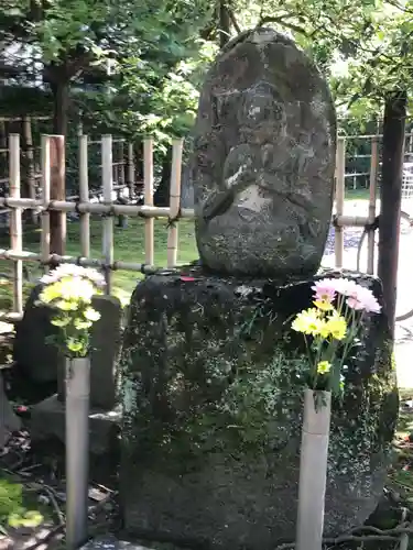 安養寺の像