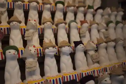 被官稲荷神社の授与品その他