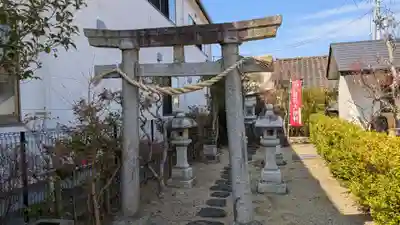 安養院の鳥居
