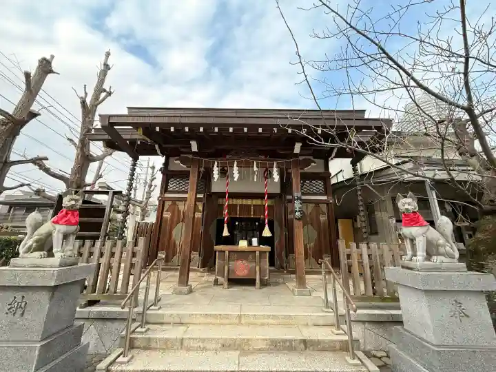飛木稲荷神社の{uncategorized: "未分類", other: "その他", undefined: "問題あり", building: "その他建物", grave: "お墓", sacred_gate: "鳥居", guardian: "狛犬", statue: "像", buddha: "仏像", history: "歴史", nature: "自然", garden: "庭園", animal: "動物", pagoda: "塔", temizu: "手水舎", mountain_gate: "山門・神門", sanctuary: "本殿・本堂", subordinate: "末社・摂社", art: "芸術", scenery: "景色", jizo: "地蔵", ema: "絵馬", goshuin: "御朱印", omikuji: "おみくじ", items: "授与品その他", amulet: "お守り", goshuincho: "御朱印帳", eats: "食事", festival: "お祭り", votive_dance: "神楽", shichigosan: "七五三参", wedding: "結婚式", experience: "体験その他", initially: "初詣", around: "周辺", anti_infection: "感染症対策"}
