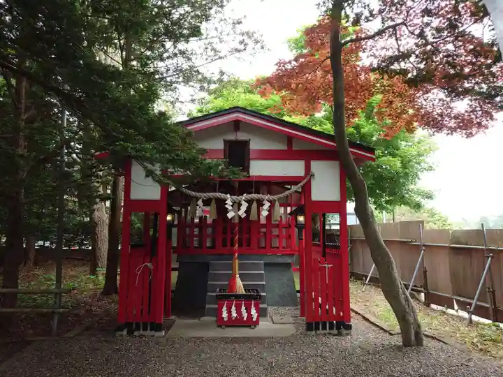湯倉神社の末社・摂社
