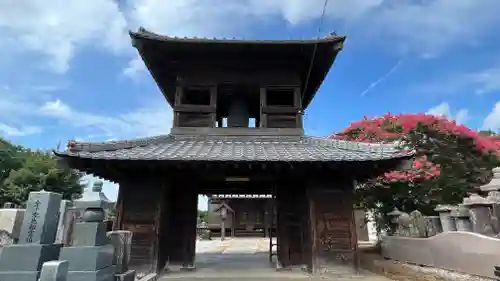 高尾阿弥陀堂の山門