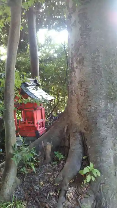 尾曳稲荷神社の末社・摂社