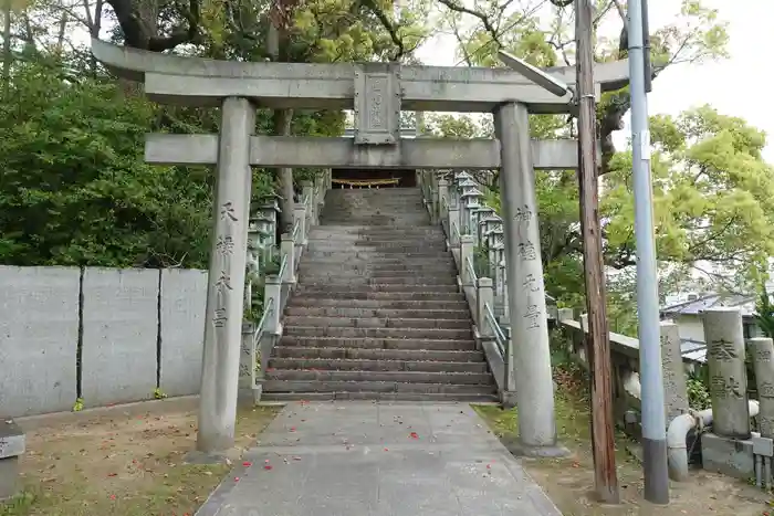 宇夫階神社の鳥居